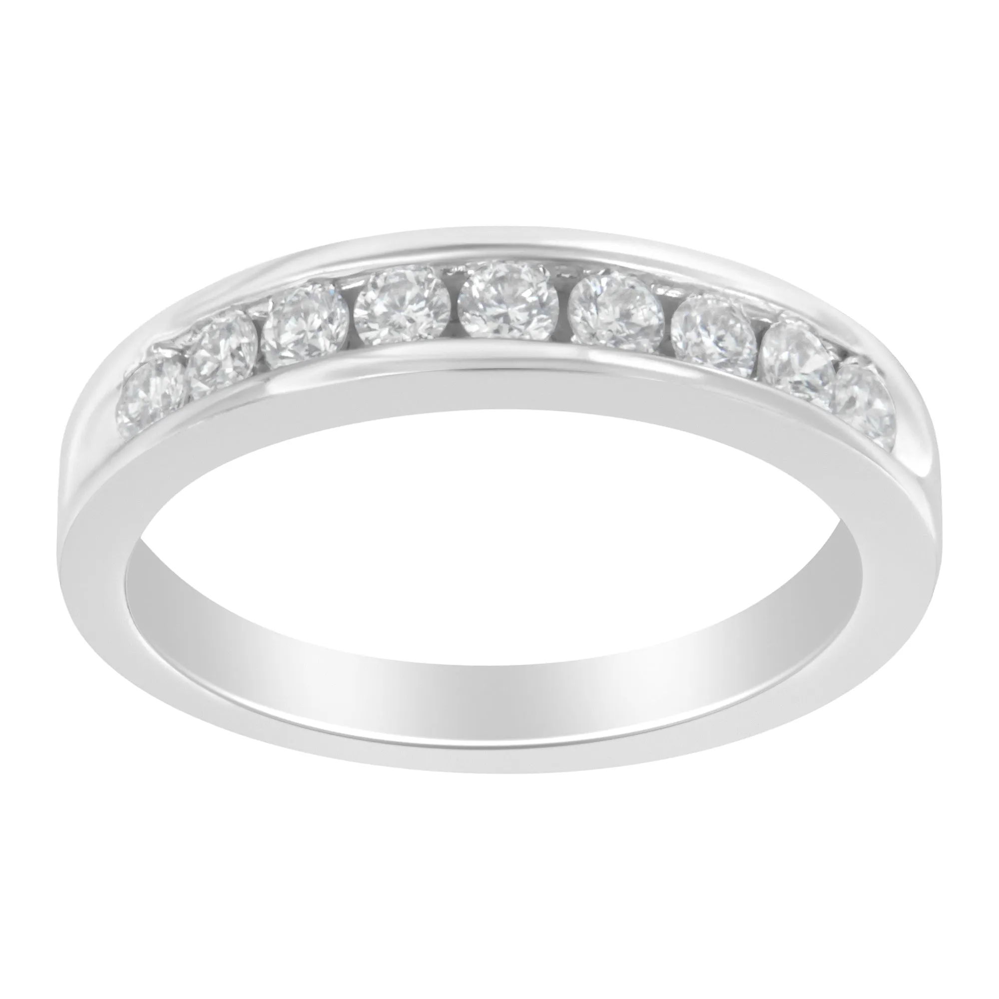 18K White Gold Round-Cut Diamond Ring