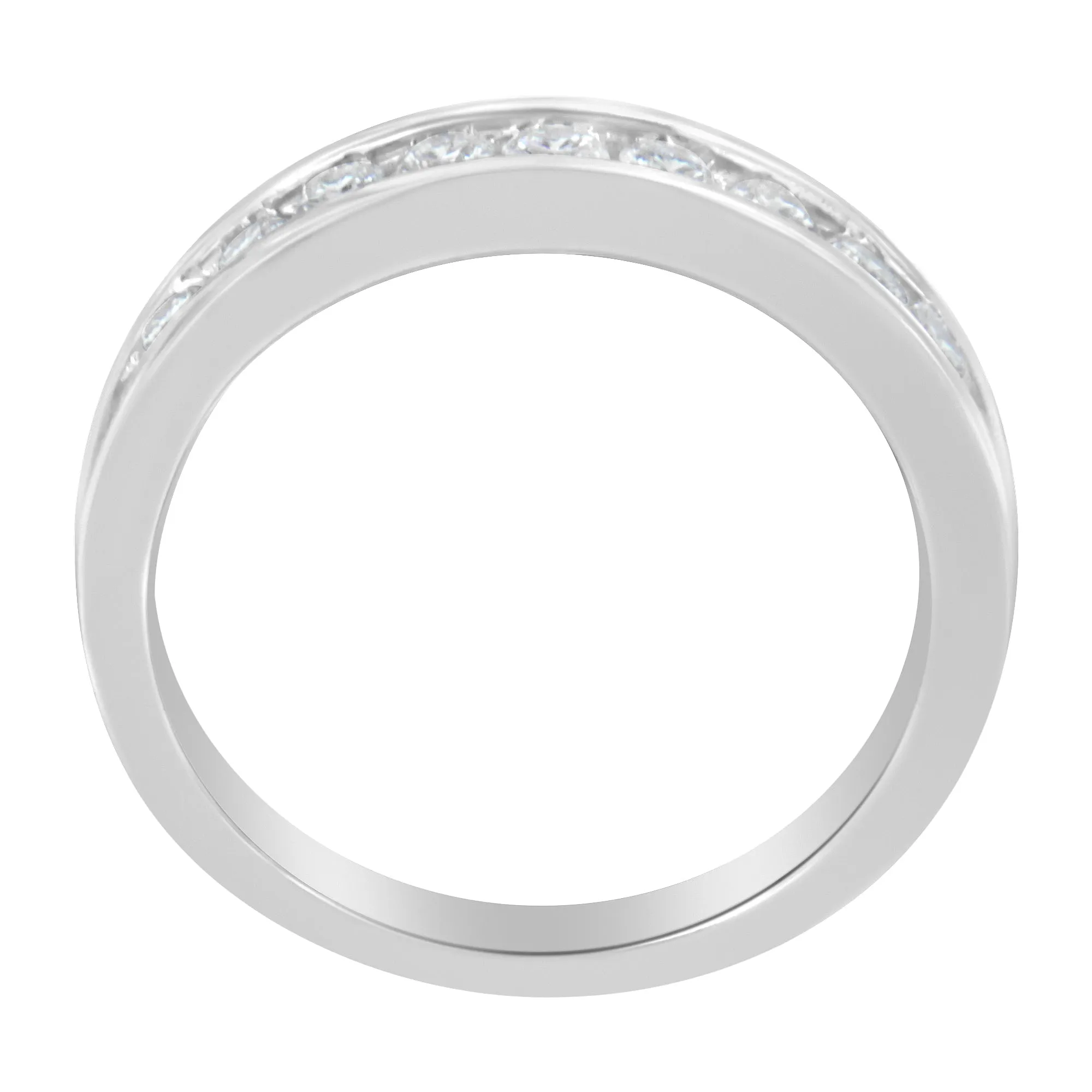 18K White Gold Round-Cut Diamond Ring