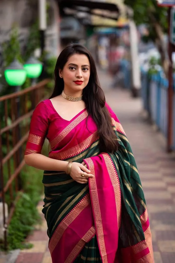 Amazing Dark Green Soft Silk Saree With Wonderful Blouse Piece
