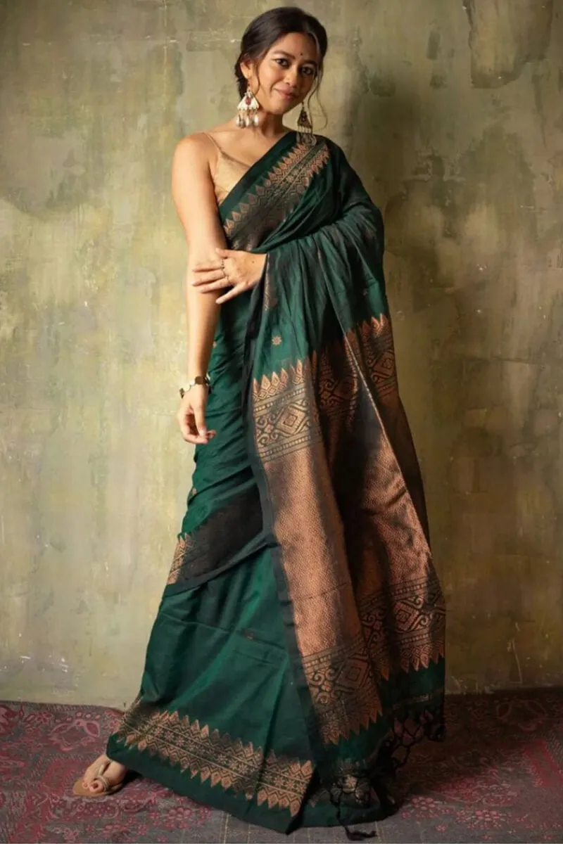 Piquant Dark Green Soft Silk Saree With Quixotic Blouse Piece